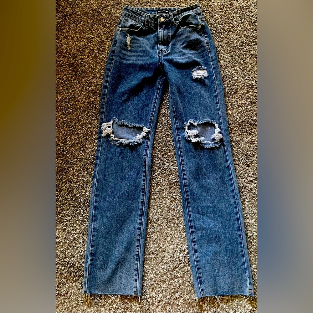 PrettyLittleThing distressed jeans PLT